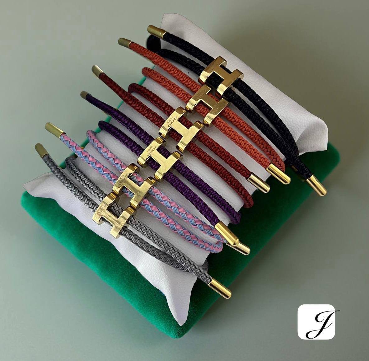 2026/04/1008825805.jpg HERMES WOOLY BRACELET - Image 1