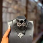 ZIRCONIA ROSE NECKLACE
