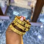 GOLD VCA BRACELET
